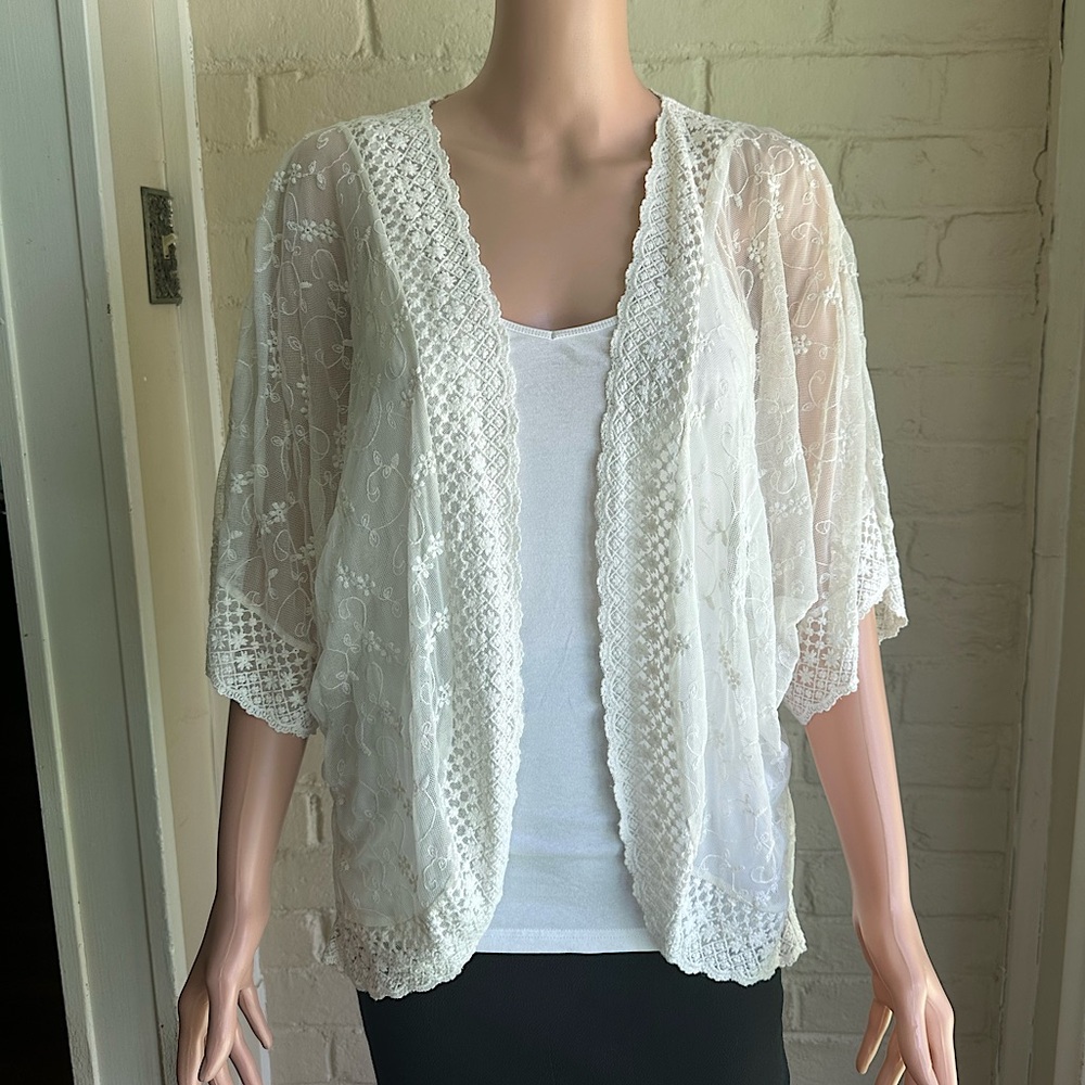 Xhilaration size small medium cream colored lace cute boho cardigan
